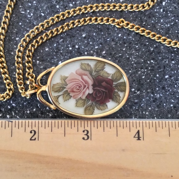 Vintage Gold Tone Necklace with Floral Pendant - Picture 8 of 14